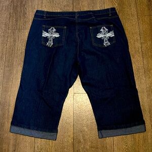 DKIN Cropped Capris 22W